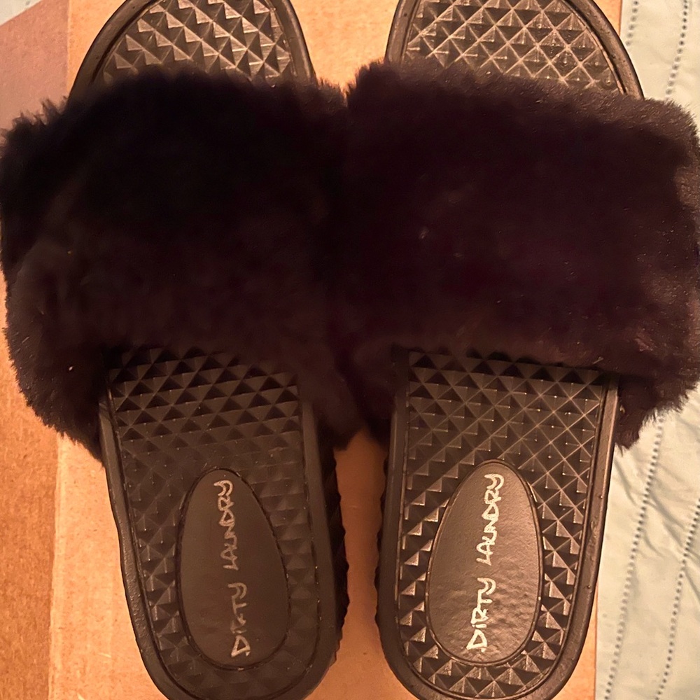NEW Dirty Laundry Black Faux Fur sandals